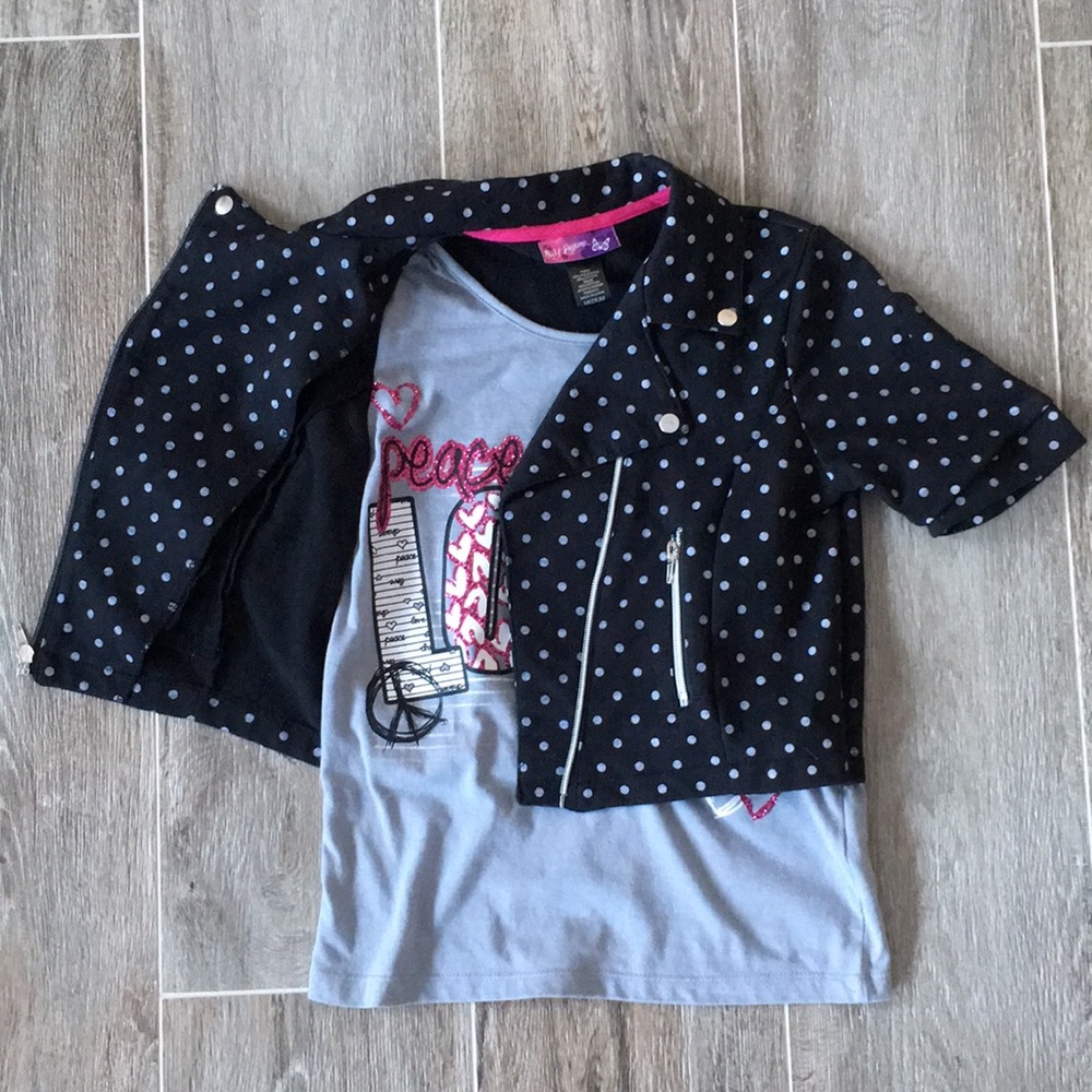 A cute stylish shirt and jacket!